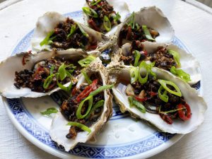 Gestoomde oesters wijn